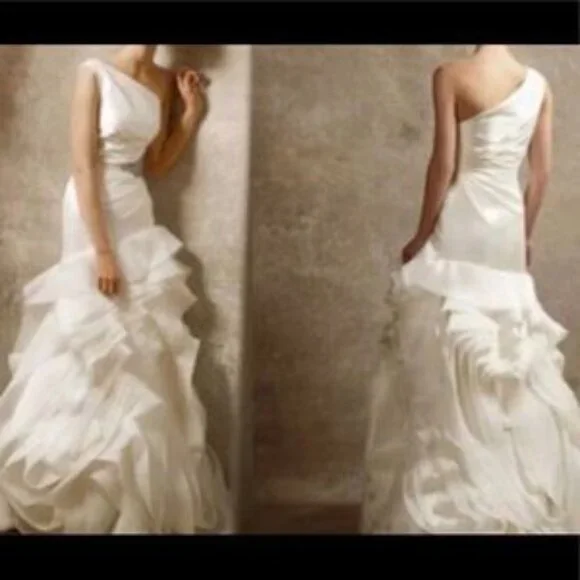 White by Vera Wang One Shoulder Organza waterfall wedding gown - Picture 2 of 12